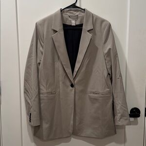 Women’s boyfriend cut blazer